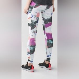 Lululemon Speed Tight III All – Full-On Luxtreme
Pigment Wave Multi Size 4